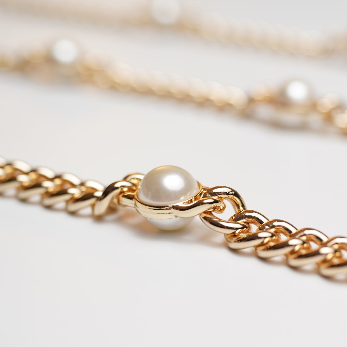 Vintage 12-Pearl Golden Bag Chain